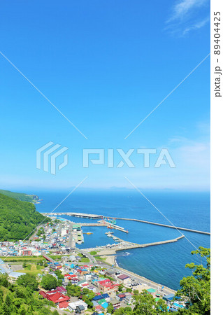 北海道 羅臼の青空と海 北海道 羅臼の青空と海 89404425