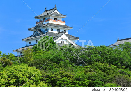 【佐賀県】晴天下の唐津城天守閣 89406302