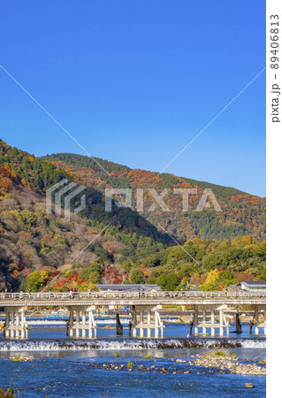 嵐山　渡月橋　紅葉 89406813