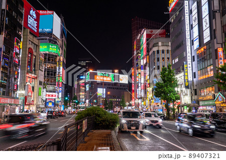《東京都》新宿歌舞伎町・夜の歓楽街 89407321