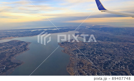 羽田行き冬の夕暮れの霞ヶ浦上空1 89407748