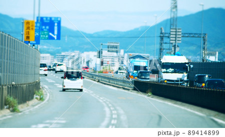 初夏の高速道路 初夏の高速道路 89414899