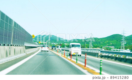 初夏の高速道路 ドライブ 初夏の高速道路 ドライブ 89415280