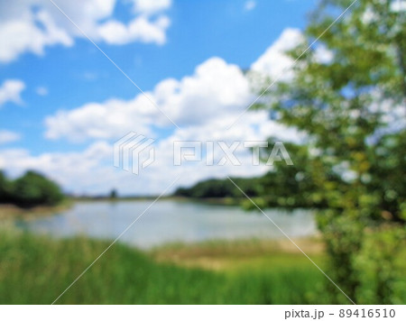 背景用ボカシ素材・夏の岸辺 89416510