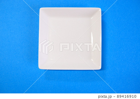 四角の皿とスペース 89416910