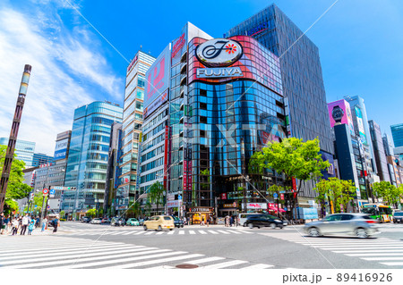 東京　銀座　数寄屋橋交差点の風景 89416926