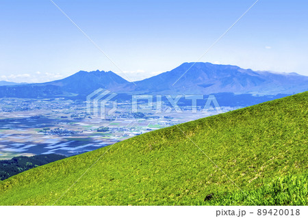 大観峰と阿蘇山 89420018