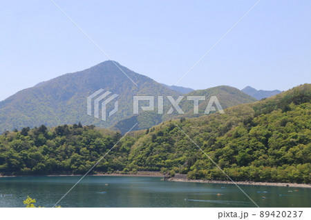 山と本栖湖 山と本栖湖 89420237