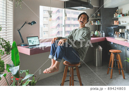 イケメン男性ポートレート イケメン男性ポートレート 89424803