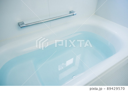 お風呂 湯船 お湯 お風呂 湯船 お湯 89429570