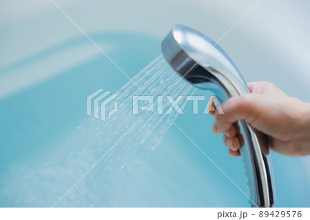 お風呂　湯船　お湯 89429576