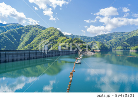 奥多摩湖(奥多摩湖バス停から撮影) 奥多摩湖(奥多摩湖バス停から撮影) 89430301