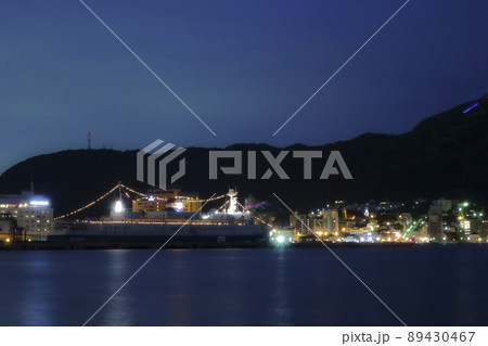 【観光地夜景・レタッチ明瞭度落とし】摩周丸と金森赤レンガ倉庫群と少しの函館山 【観光地夜景・レタッチ明瞭度落とし】摩周丸と金森赤レンガ倉庫群と少しの函館山 89430467