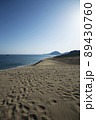 鳥取砂丘の朝の景色 89430760