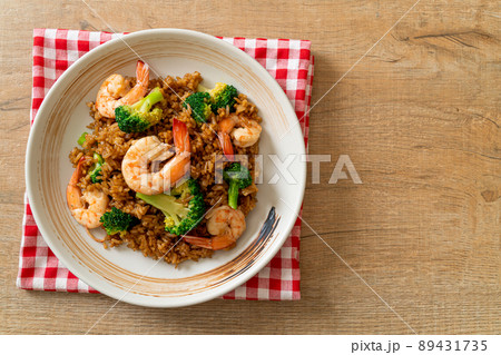 fried rice with broccoli and shrimps fried rice with broccoli and shrimps 89431735
