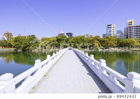 水と緑のオアシス  大濠公園（福岡市中央区） 89432432