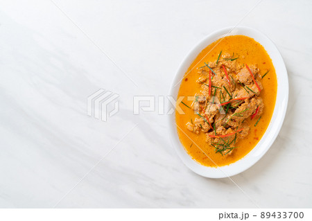 panang curry with pork 89433700