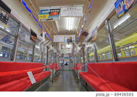 市電のロングシート座席(レトロでんしゃ館 市電2000形、2017号 愛知県 日進市) 市電のロングシート座席(レトロでんしゃ館 市電2000形、2017号 愛知県 日進市) 89436503