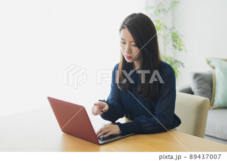 テレワーク リビング パソコン テレワーク リビング パソコン 89437007