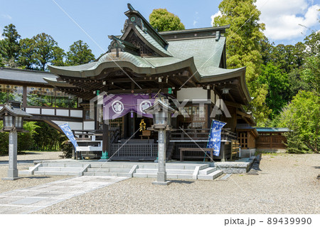 青空を背にする常陸二ノ宮 静神社の拝殿【茨城県】 青空を背にする常陸二ノ宮 静神社の拝殿【茨城県】 89439990