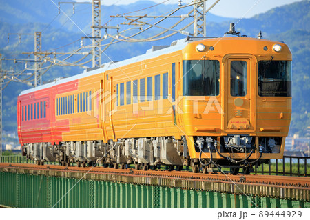 JR四国　観光列車「伊予灘ものがたり」（二代目） 89444929