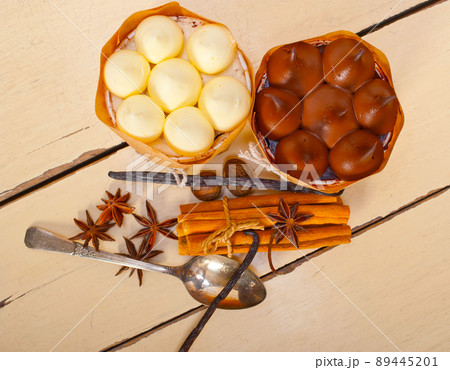 chocolate vanilla and spices cream cake dessert 89445201