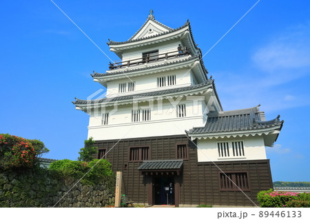 【長崎県】晴天下の平戸城跡(天守閣) 【長崎県】晴天下の平戸城跡(天守閣) 89446133