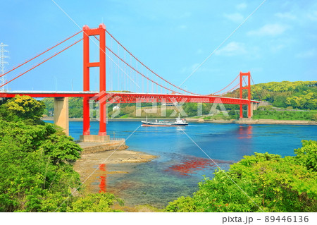 【長崎県】新緑の平戸大橋 89446136