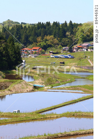 木次線・初夏の「奥出雲おろち号」と田植え2 89446921