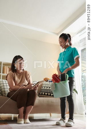 Cleaner Asking to Rate Her Work 89451289