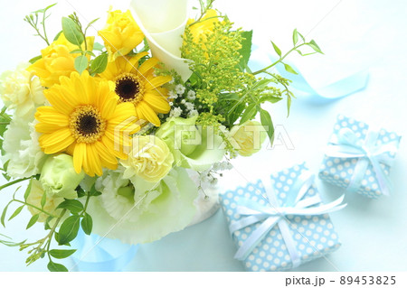 ガーベラのギフトアレンジメント 89453825