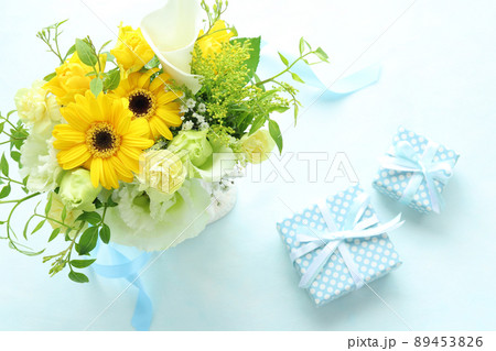 ガーベラのギフトアレンジメント 89453826