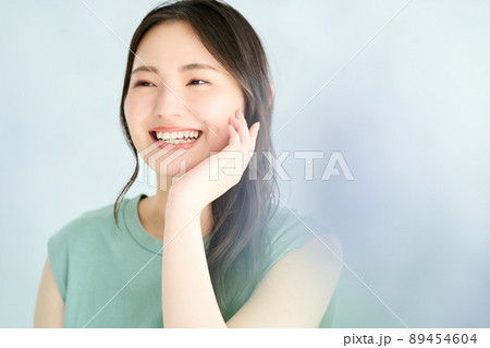 20代女性スキンケアイメージ 89454604