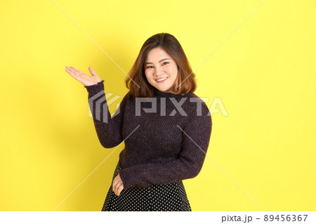 Chubby Asian Woman 89456367