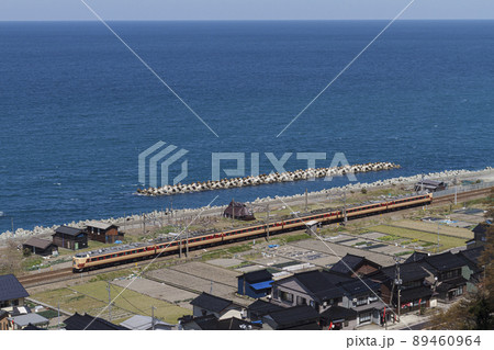 海岸沿いを走る485系 北越 89460964