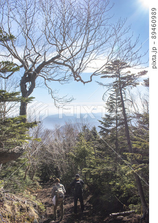 男体山の険しい登山道 男体山の険しい登山道 89460989
