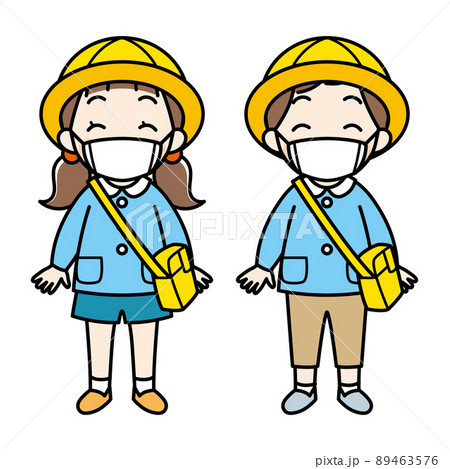 マスクを付けにこにこ笑顔の園児服を着た小さな女の子と男の子（カラー） 89463576