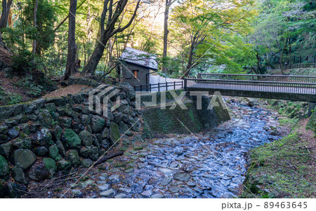 岐阜・養老の滝と紅葉 岐阜・養老の滝と紅葉 89463645