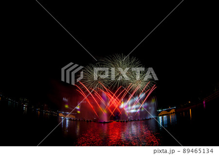 Beautiful fireworks in the night sky. 89465134