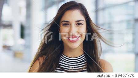 I face business challenges with a smile I face business challenges with a smile 89467770