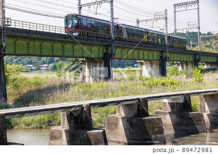 近鉄団体専用列車「楽」 89472981