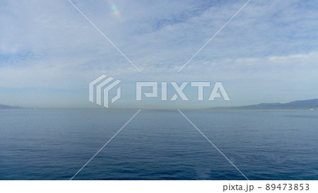 ジブラルタル海峡,ヨーロッパ大陸とアフリカ大陸が見える 89473853