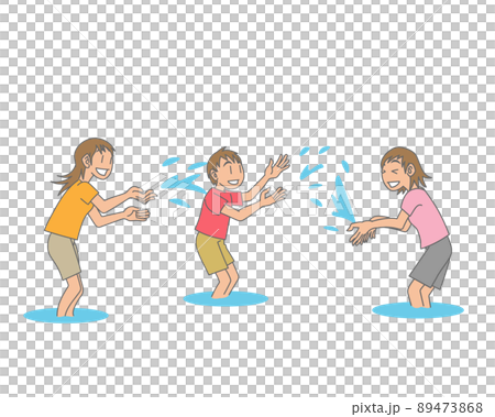 水をかけ合う子供たち 89473868