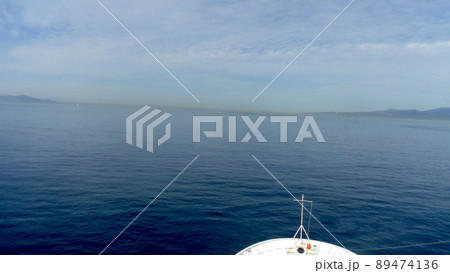 ジブラルタル海峡,ヨーロッパ大陸とアフリカ大陸が見える 89474136