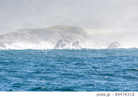 Waves breaking at the Californian Coast Waves breaking at the Californian Coast 89476318