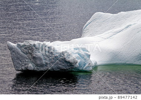 Antarctica - Pieces Of Floating Ice - Global Warming 89477142