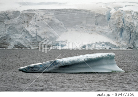 Antarctica - Non Tabular Iceberg - Global warming 89477256