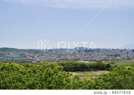 大牟田甘木山の夫婦岩から青い森と大牟田市街 大牟田甘木山の夫婦岩から青い森と大牟田市街 89477638