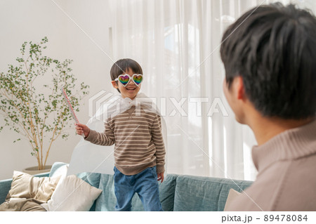 男の子の戦いごっこ 男の子の戦いごっこ 89478084