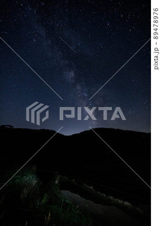 日本の岡山県美咲町の大垪和西の棚田で見た天の川 89478976